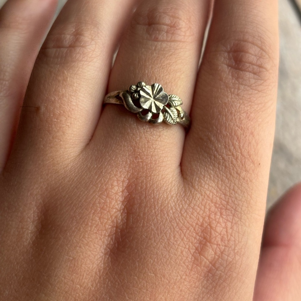 Sterling Silver Floral Ring